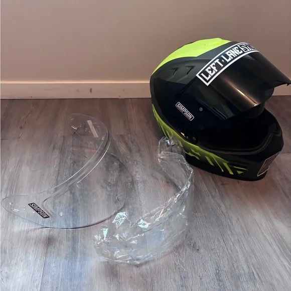 Simpson Helmet - Picture 2 of 4